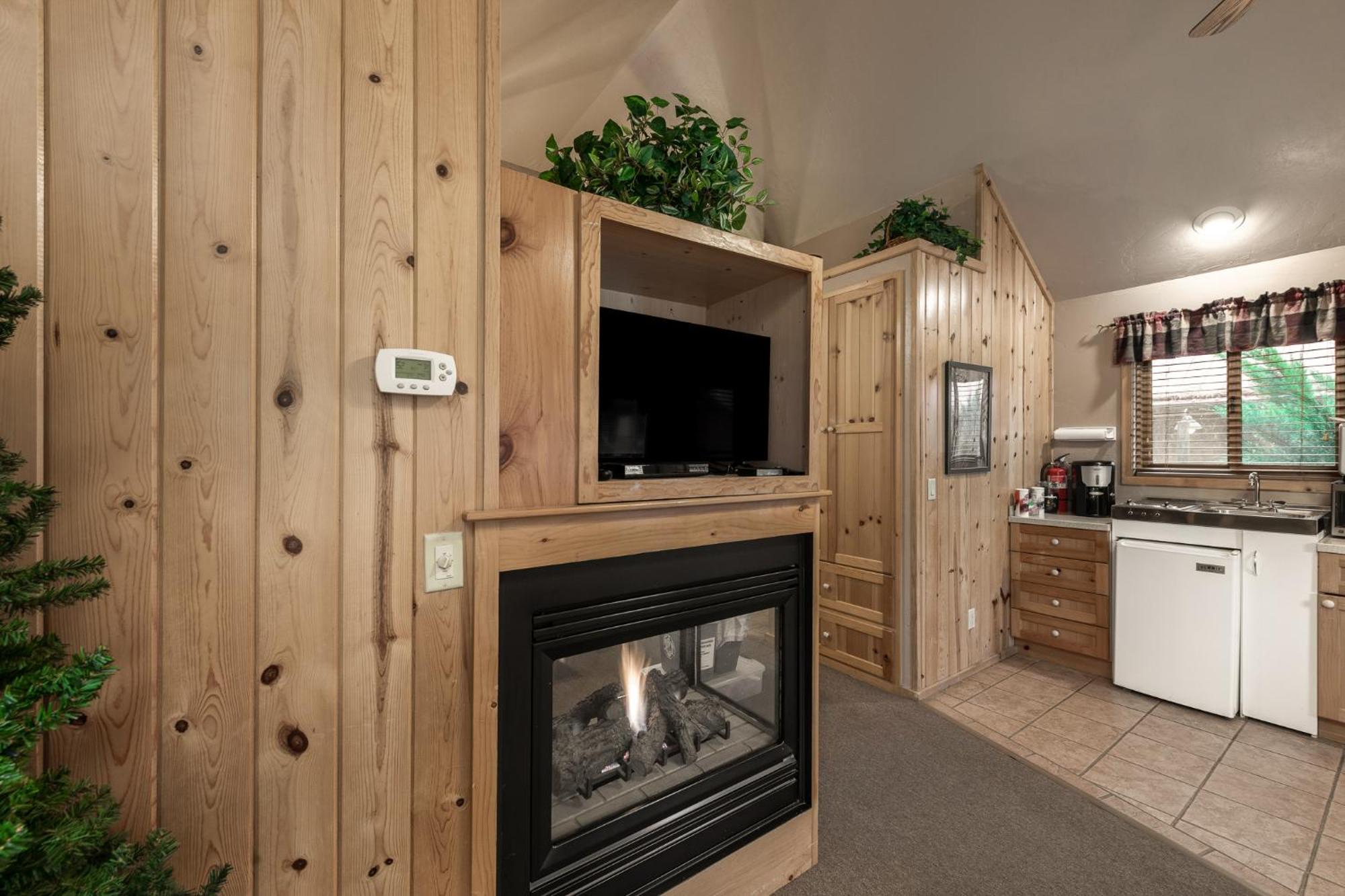Shadow Mountain Lodge And Cabins Ruidoso Extérieur photo