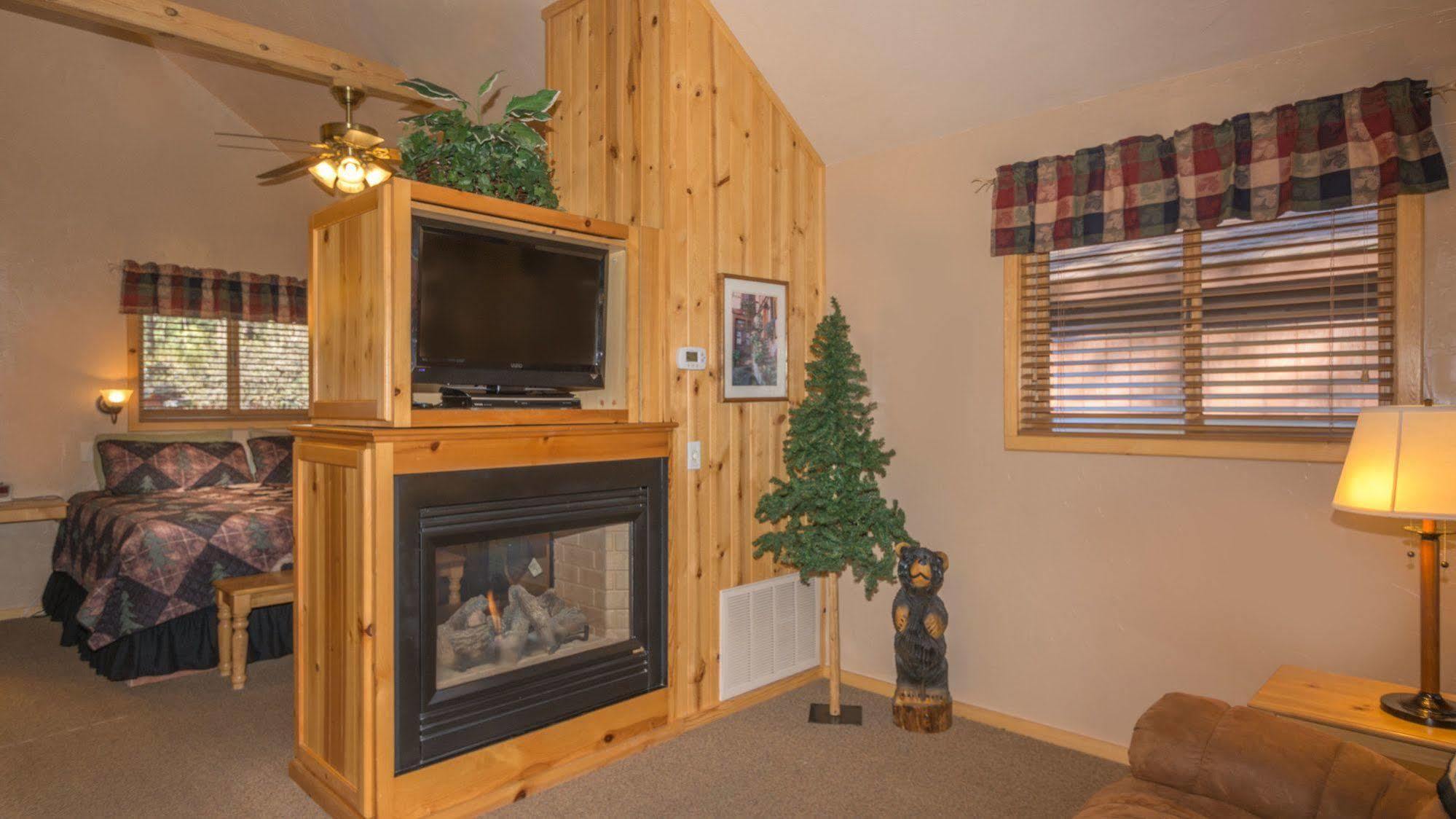Shadow Mountain Lodge And Cabins Ruidoso Extérieur photo
